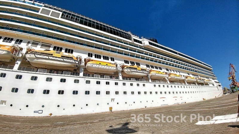 Cruise Ship 137764536