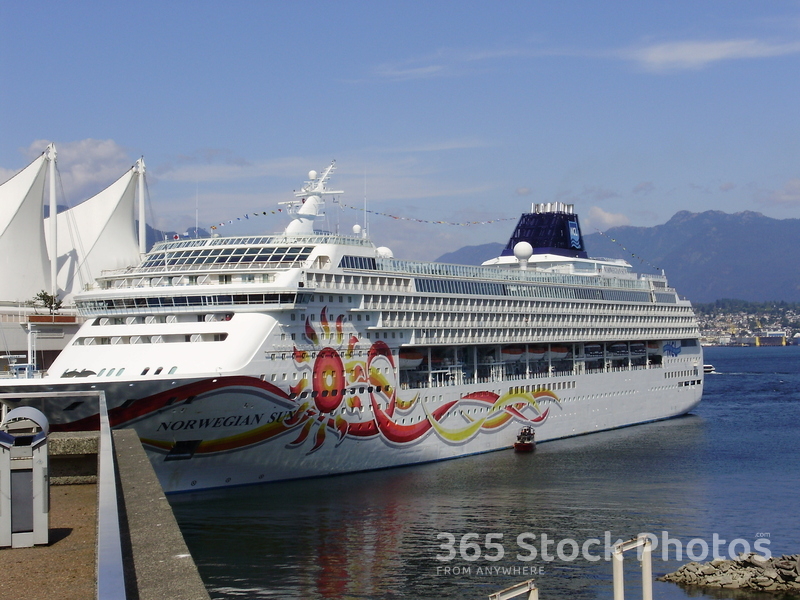 Norvegian Sun Cruise Ship Ship 401525942