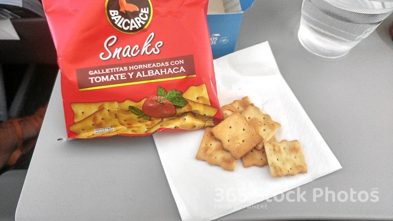 Airplane snacks 531789803