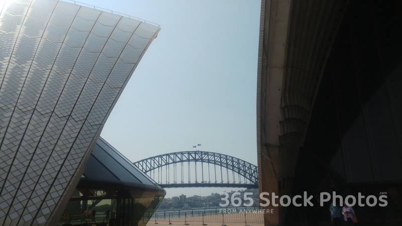 Sydney Opera Arch 748079233