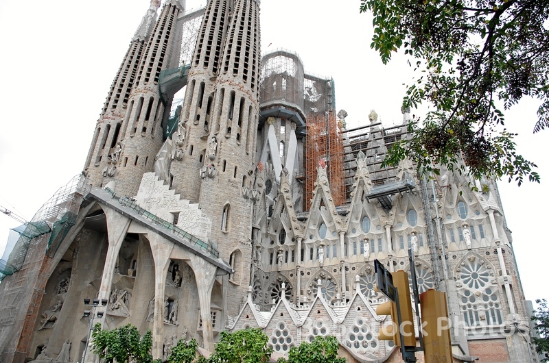 Sagrada Familia Cathedral Church 978347292